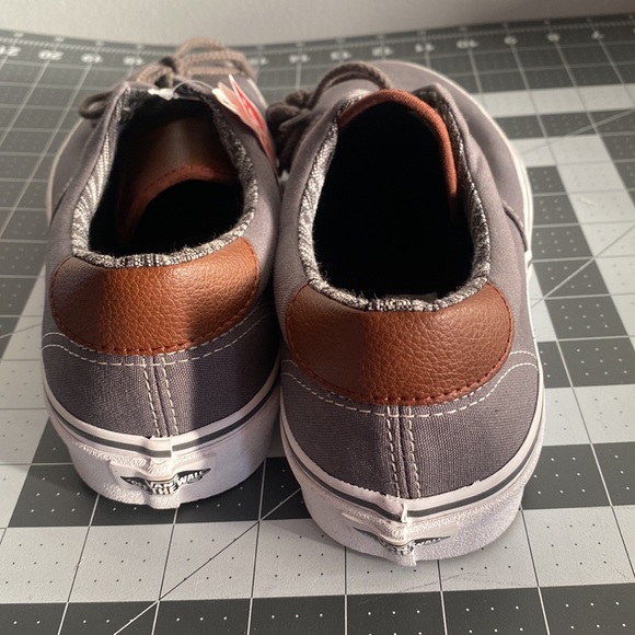 New Vans off the wall skater shoes - Picture 3 of 5